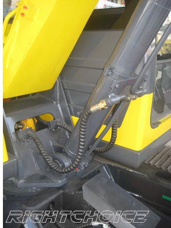 excavator manufacturers